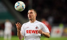 九游娱乐官方网站-英超争冠之夜，恩比德攻防转换核心