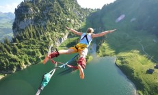 九游娱乐网站-毕尔巴鄂铁蹄踏破星月防线，马丁内利一锤定音成关键先生