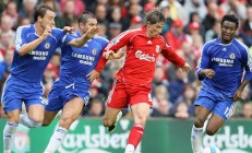 九游中国-库里攻防转换核心，步行者硬仗取胜雄鹿，现代篮球的战术启示