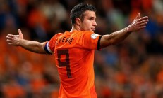 九游体育平台-石宇奇刷新纪录助阵，泰国队险胜印尼队上演羽坛经典对决