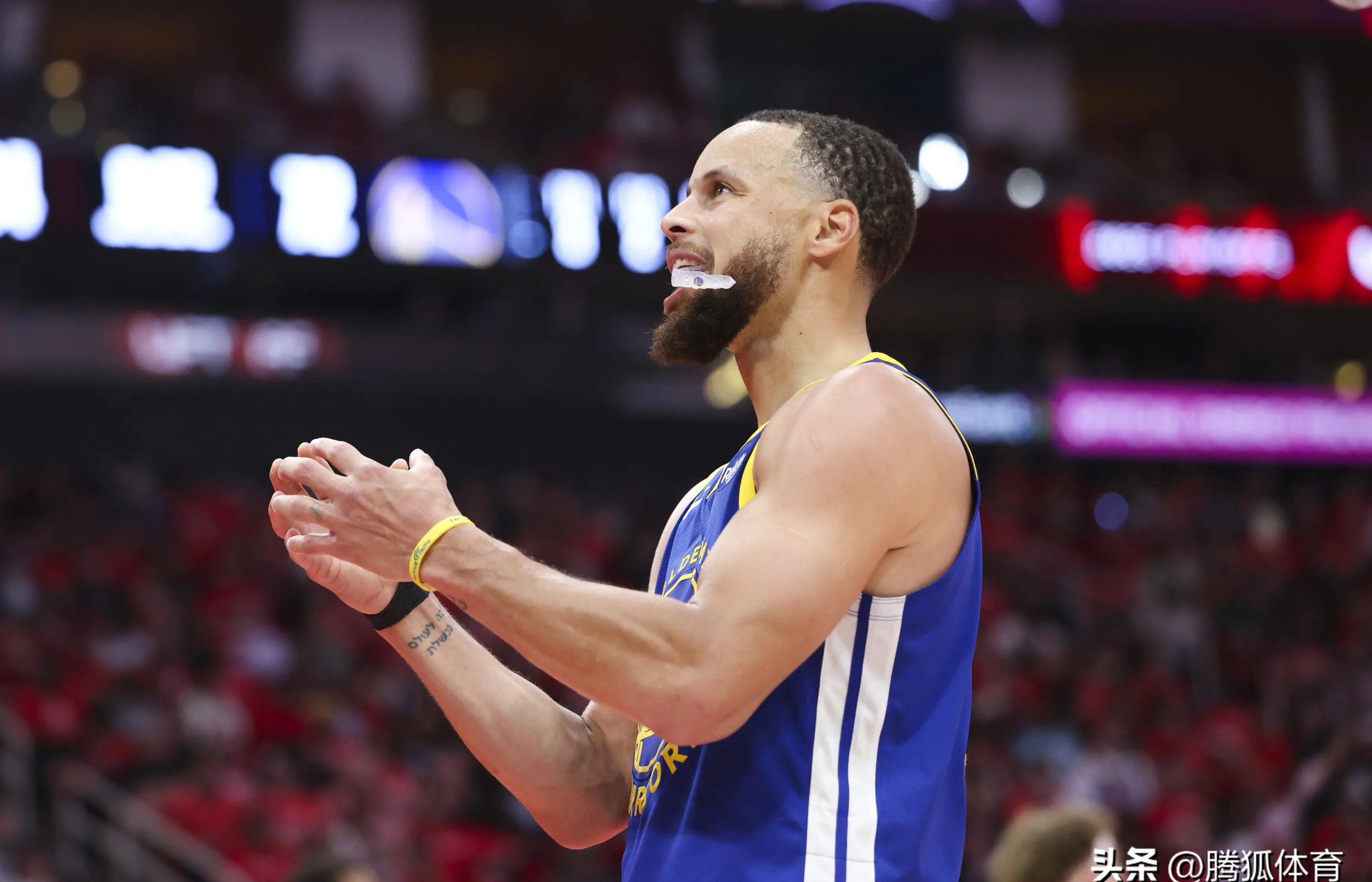 勇士战胜快船，总比分已领先-，队伍状态火热的简单介绍