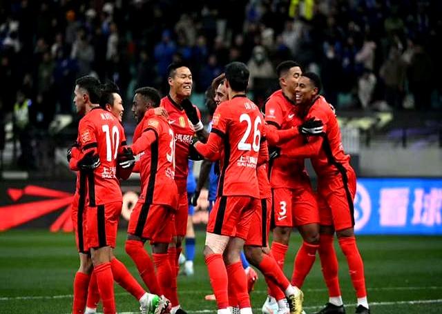 包含临门一脚！队员最新进球集锦惊艳球迷的词条