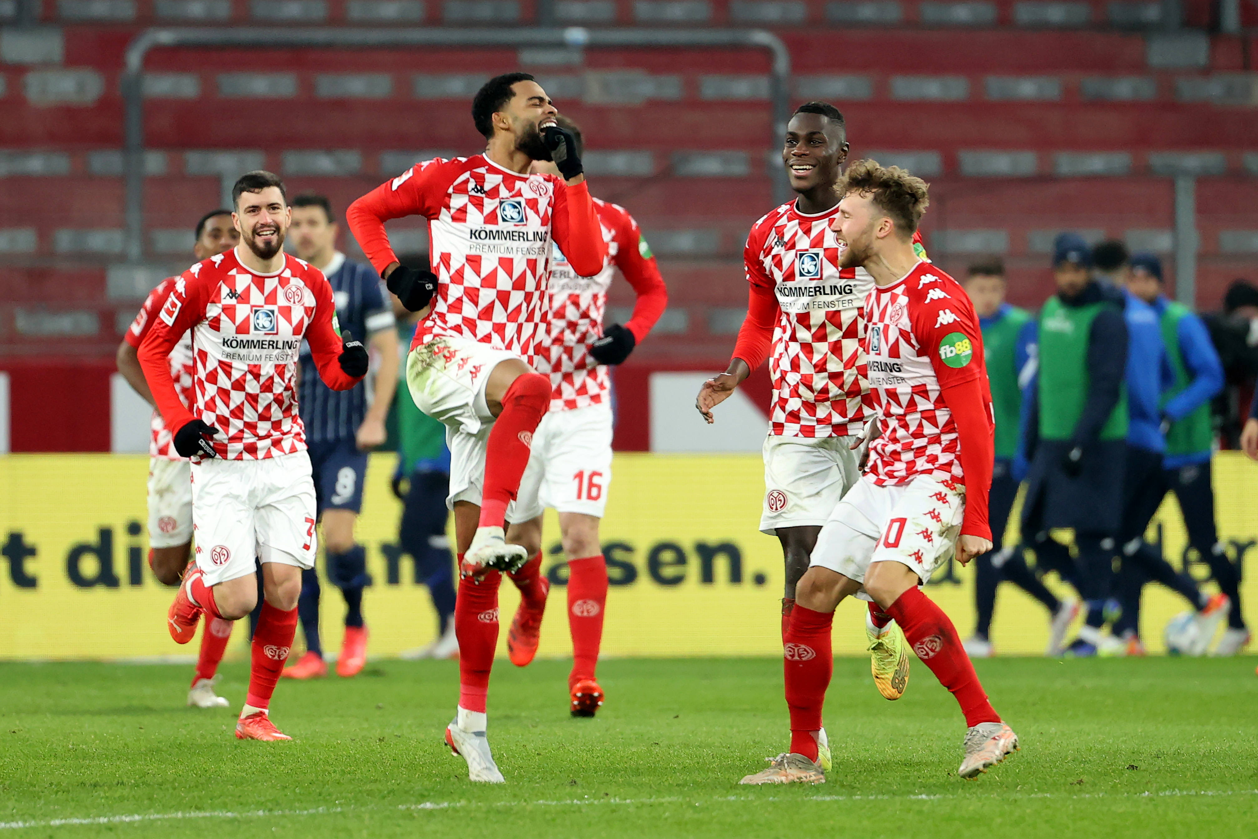 关于沃尔夫斯堡击败对手，保持稳定表现的信息