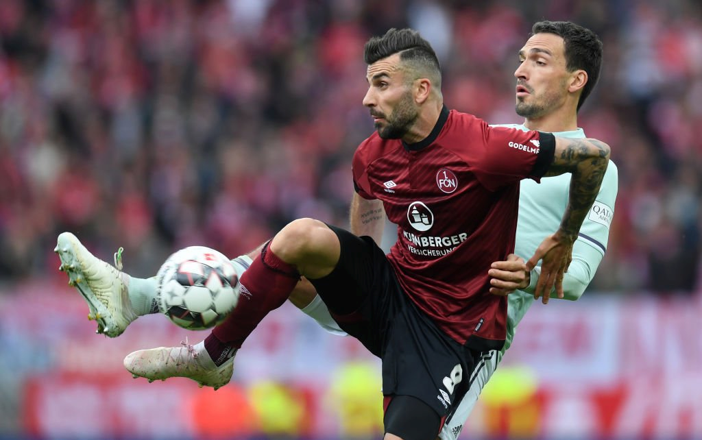 德甲卫冕冠军危在旦夕，逼近保级区的简单介绍