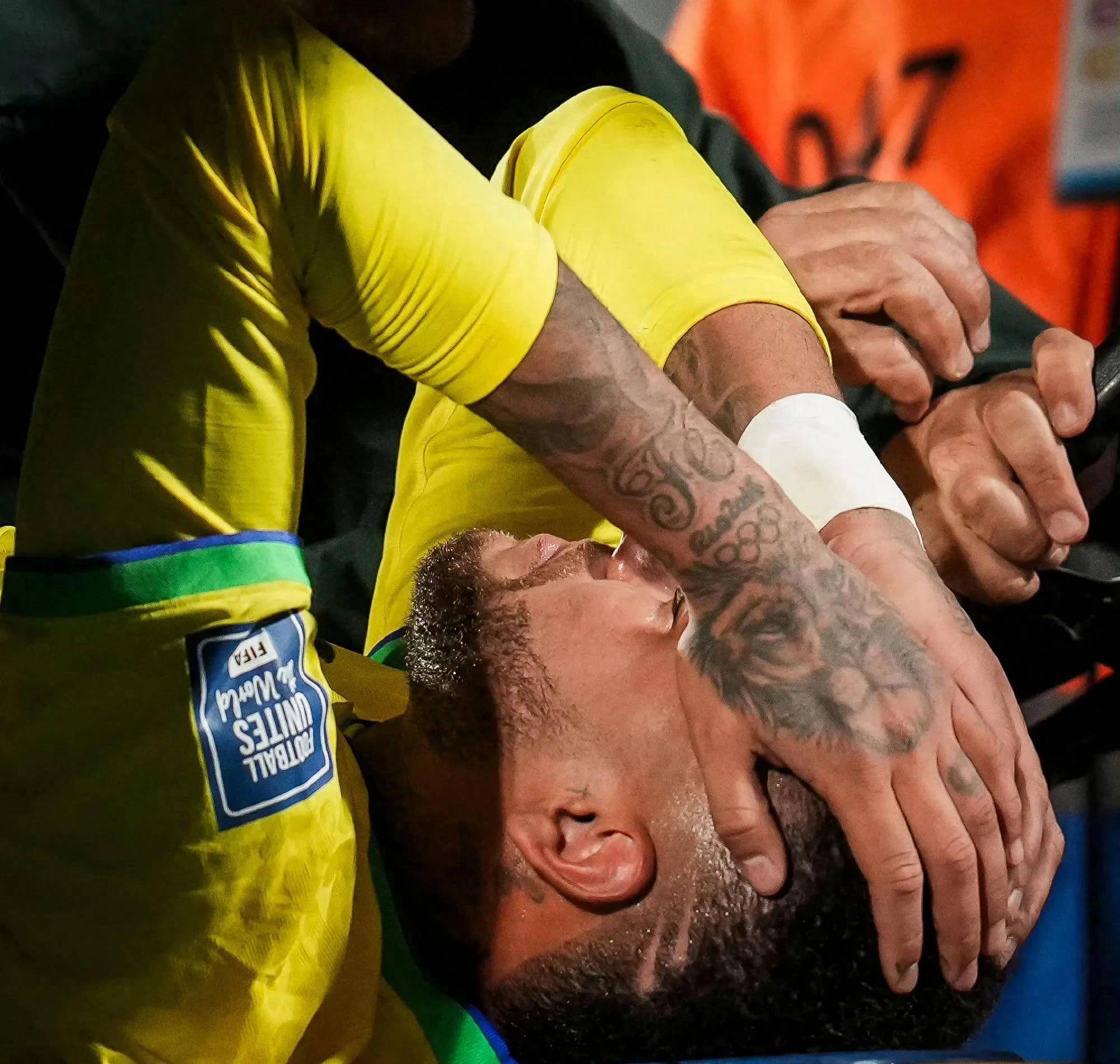 包含尼斯主力中场突然伤退,球队排兵布阵艰难的词条 包含尼斯主力中场突然伤退,球队排兵布阵艰难的词条