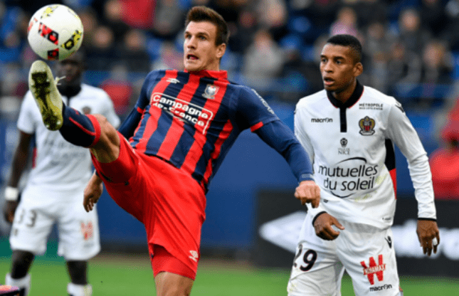 关于卡昂宣布解雇主教练，寻求转运保级的信息