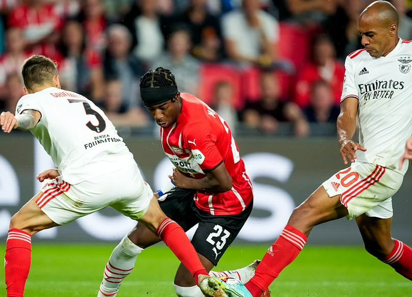 争夺激烈！球队实力占优死磕到底获胜