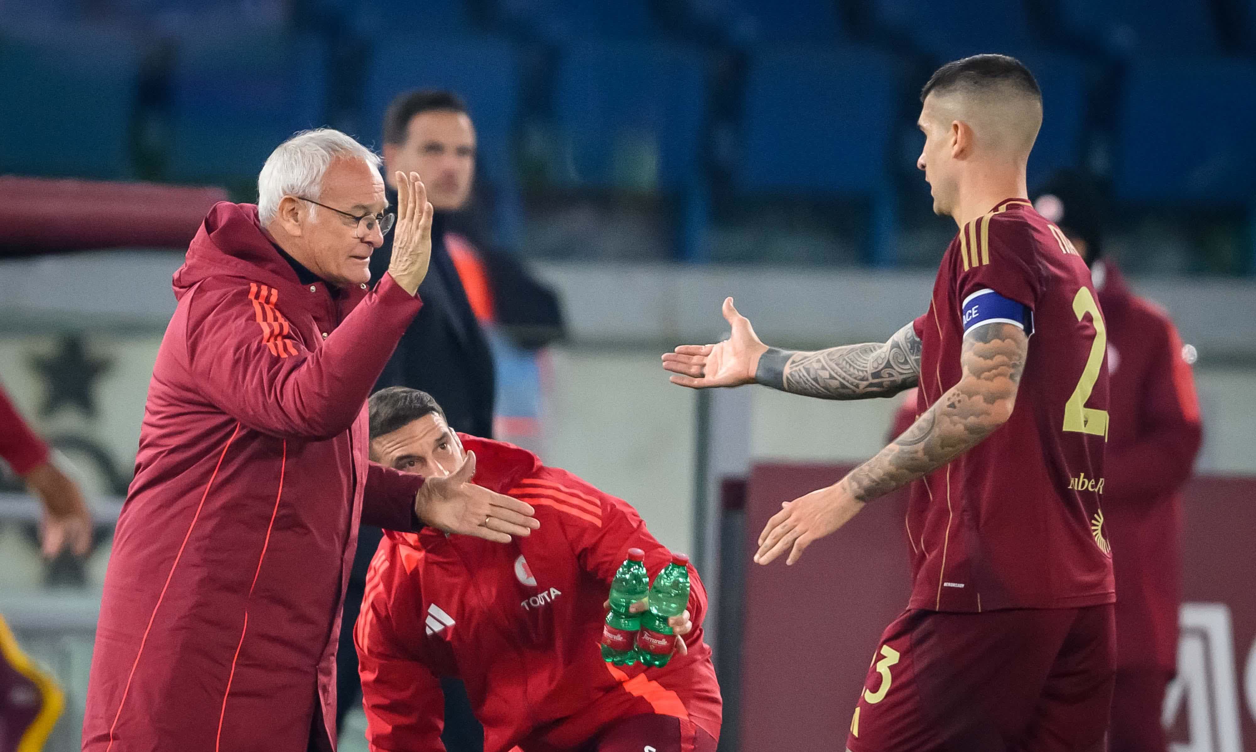 包含意大利队在国际比赛中一路高歌猛进，吸引众目睽睽的词条