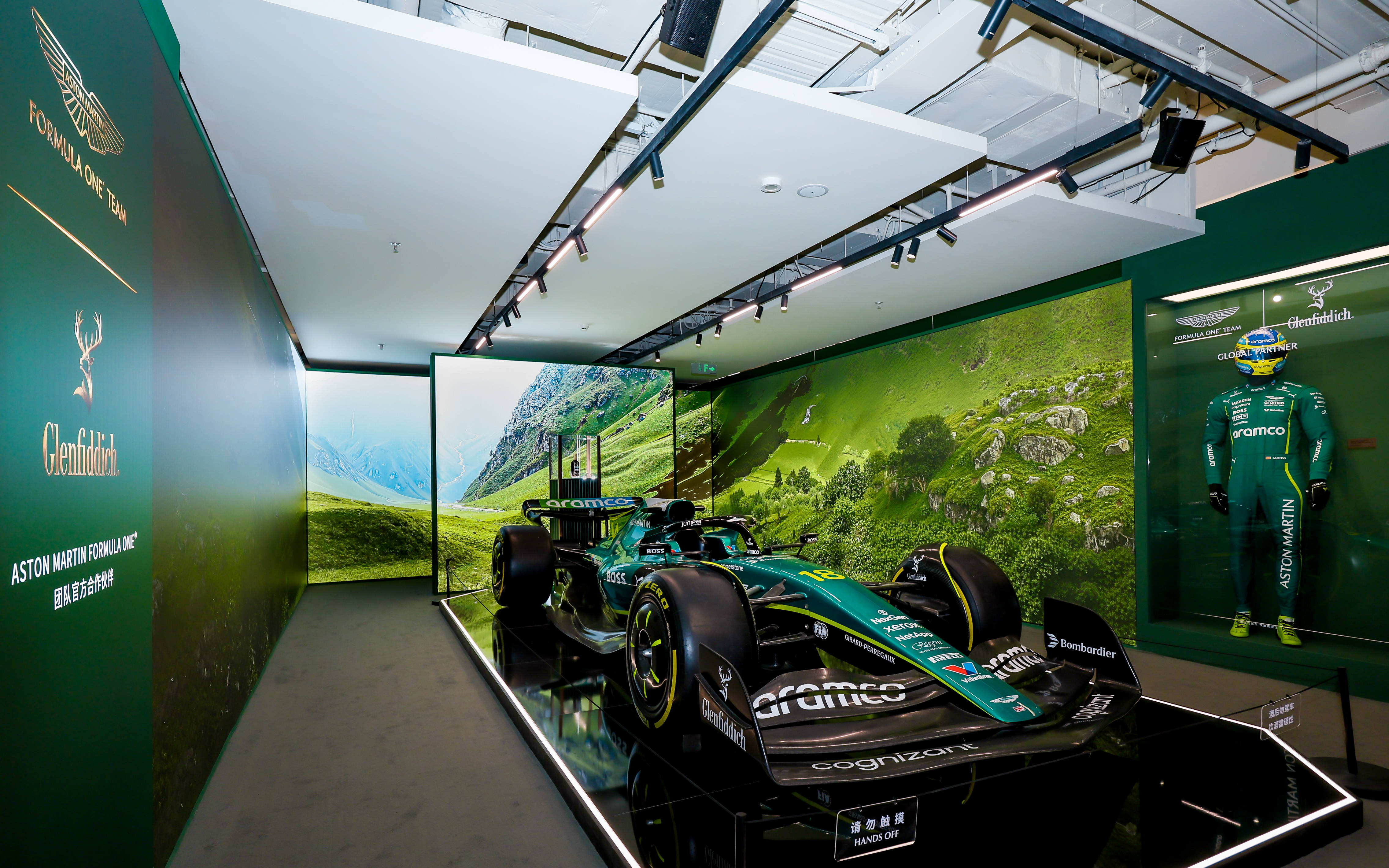 阿斯顿马丁完胜红牛车队,皮亚斯特里刷新纪录的简单介绍 阿斯顿马丁完胜红牛车队,皮亚斯特里刷新纪录的简单介绍