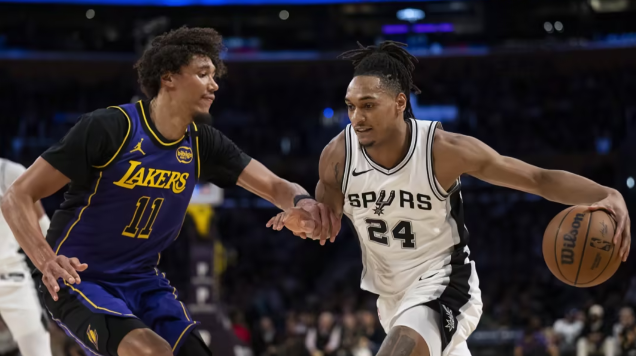 马刺队老将经验发挥作用,带领球队取胜 马刺队老将经验发挥作用,带领球队取胜