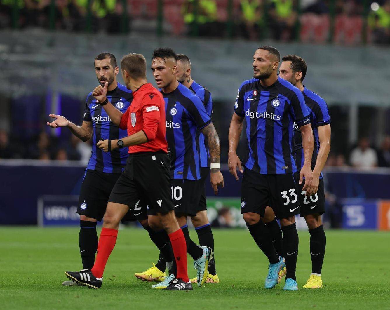 关于泰达击败富力，球员们拼尽全力获得胜利的信息