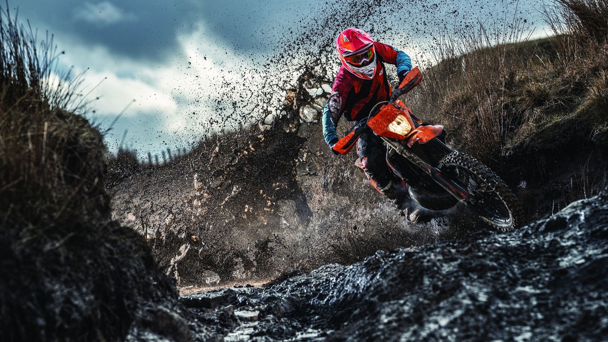 双星闪耀，格列兹曼里程碑之夜，玻利维亚力克马里创奇迹